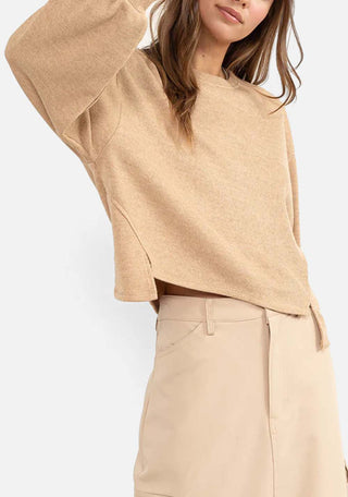 ROUND NECK SWEATER