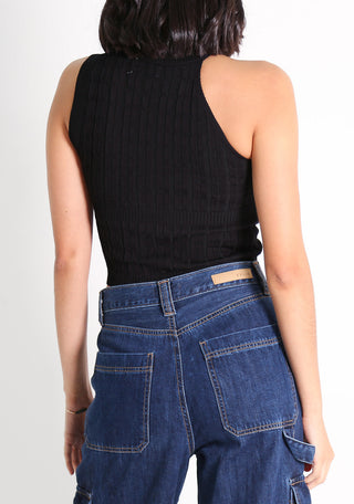 SLEEVELESS TOP