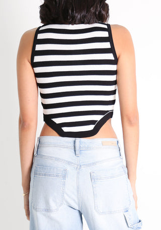 SLEEVELESS TOP