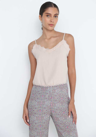 SLEEVELESS TOP