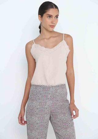 SLEEVELESS TOP